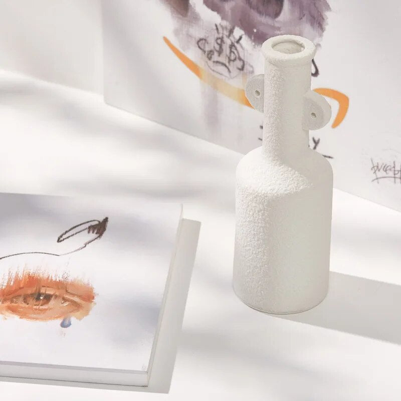 مزهرية بيضاء من سيراميك نورديك إنس