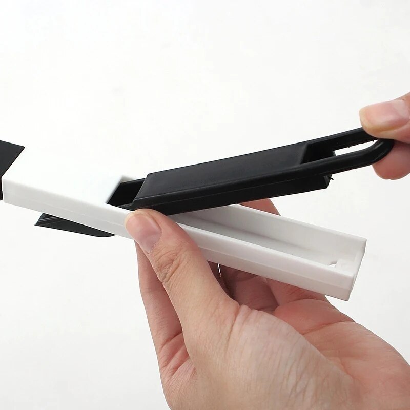 فرشاة تنظيف النوافذ