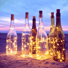 أضواء LED تعمل بالبطارية في الفناء مع سلسلة نحاسية